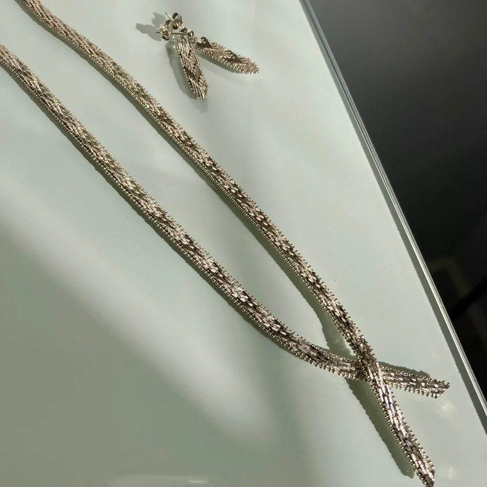 🎁 🎁 Stunning Sterling Silver earring/necklace set (stamped) - Picture 1 of 8